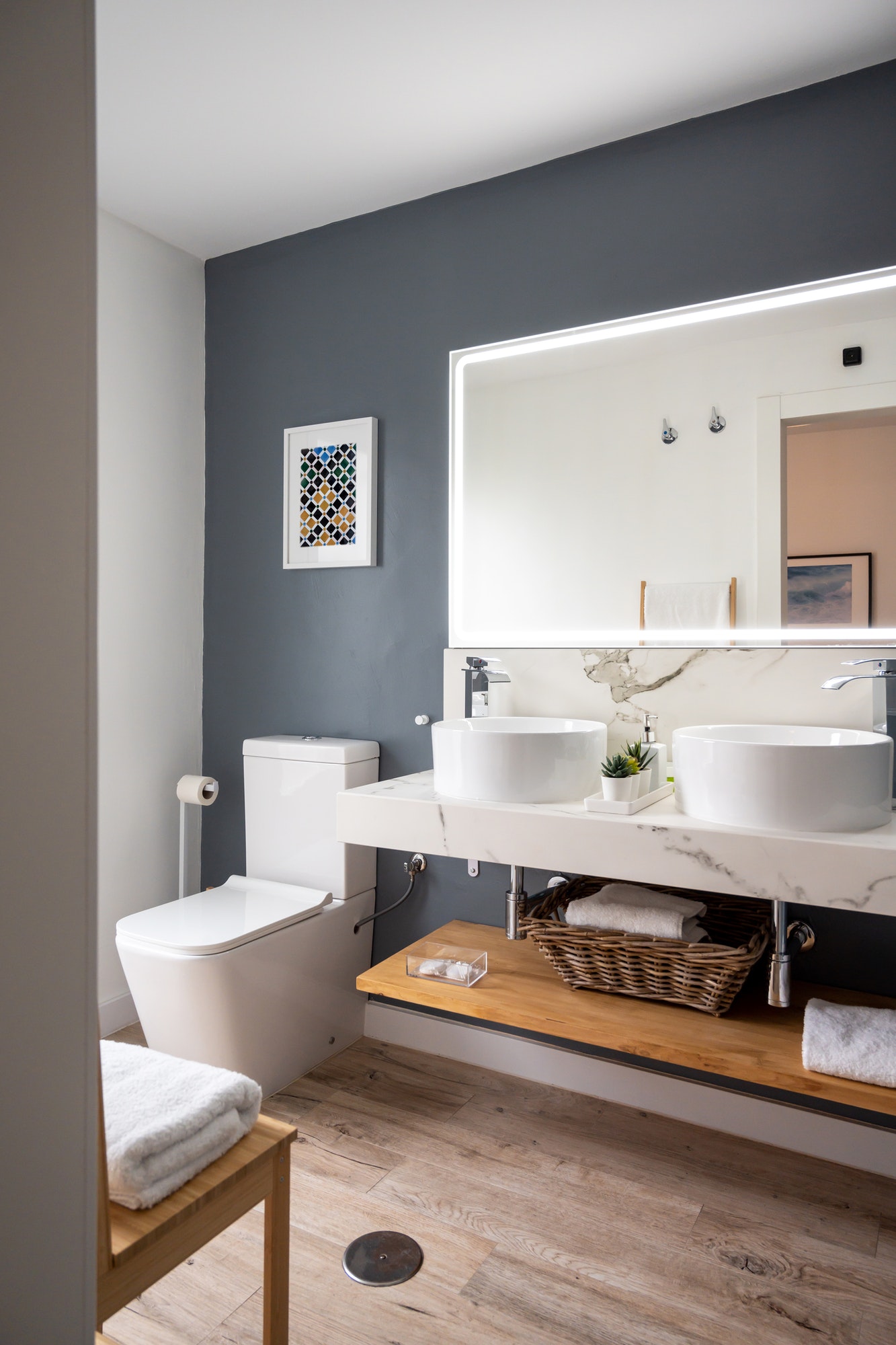 Modernes Badezimmer